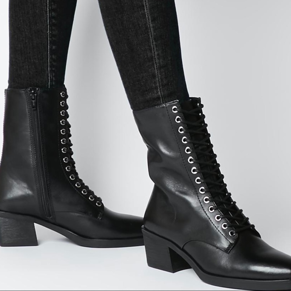 Vagabond Simone lace up boot EU 38 Excellent condition only worn once or twice
